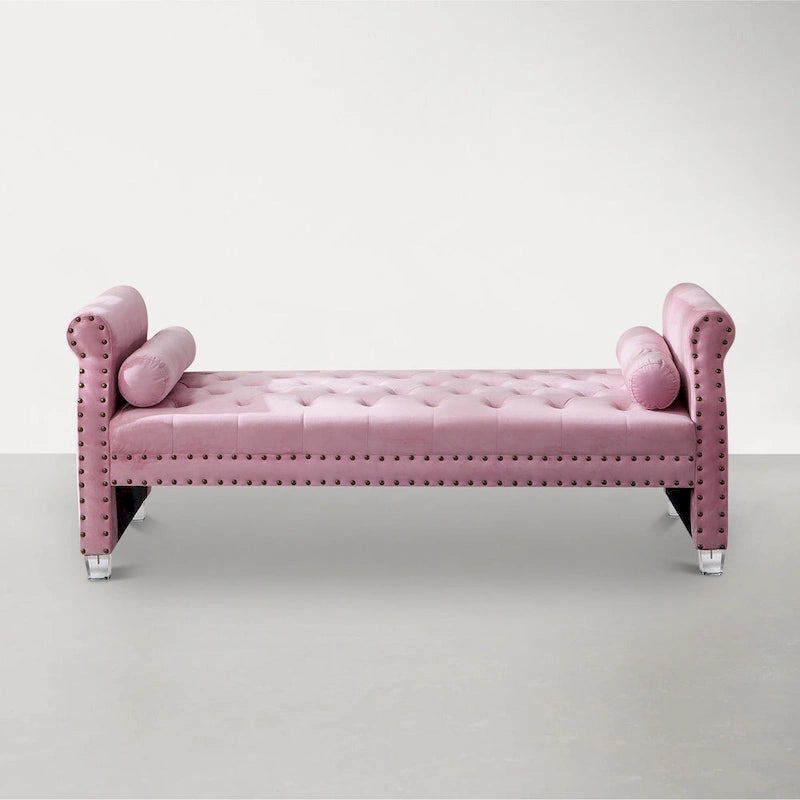 Chaiselongue mit gerollten Armlehnen, Knopfheftung und Akzentkissen
